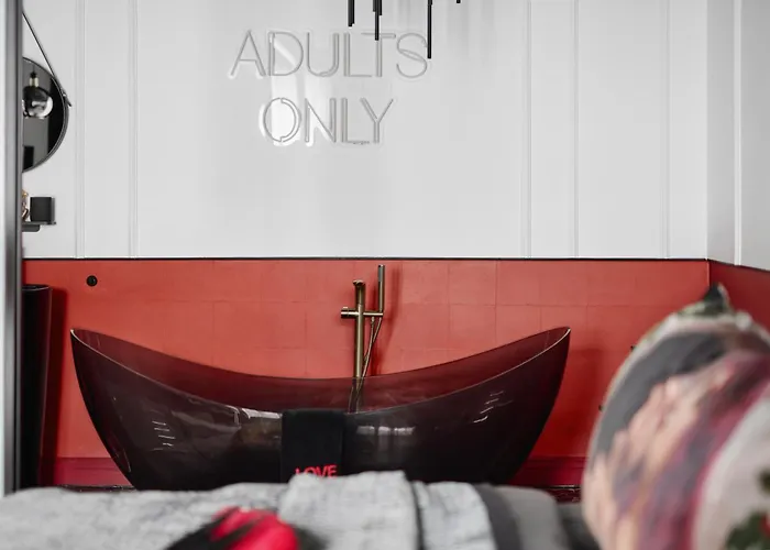 L\'Amour Suite - Romantic Getaway